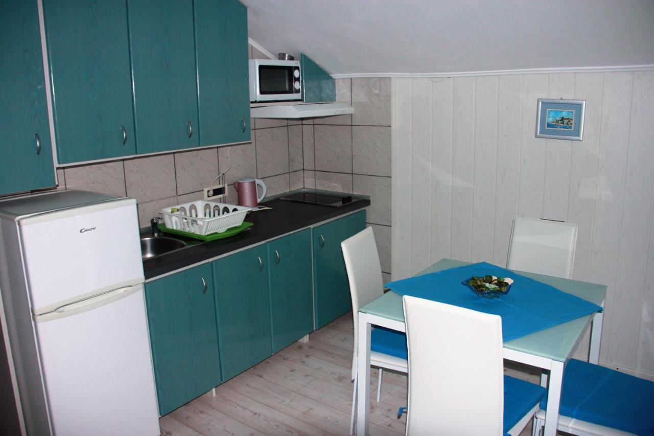 Apartments Zara&Jan Brzac Bagian luar foto